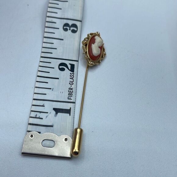 Vintage Avon Cameo stick pin lapel pin. - Picture 5 of 6